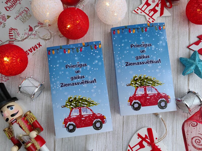  Konfektes kastītē "Jautrie Ziemassvētki"